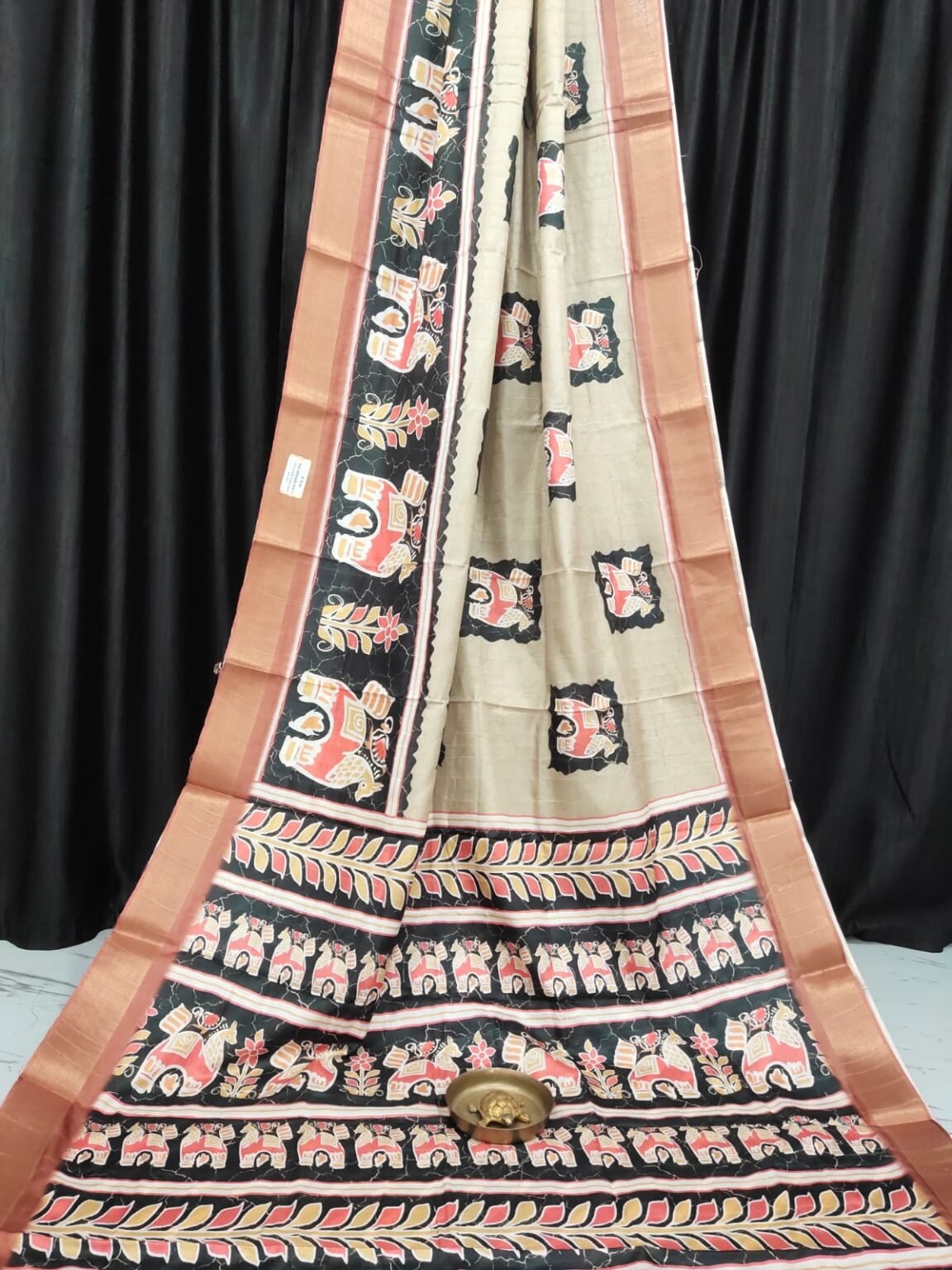 Beige Bapta Tissue Beige Saree with Decorative Pattern & Blouse Piece – Soft, Handcrafted & Lightweight