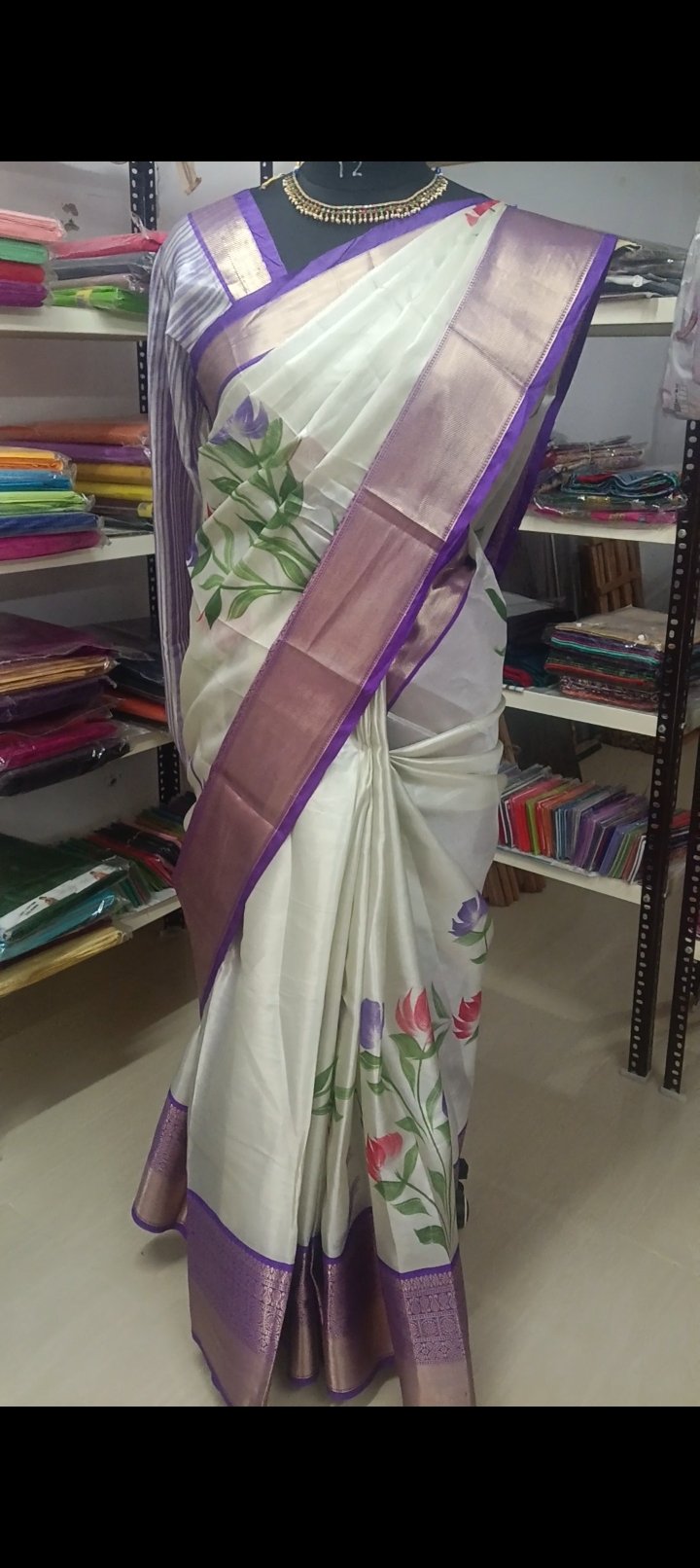 Soft tissue saree