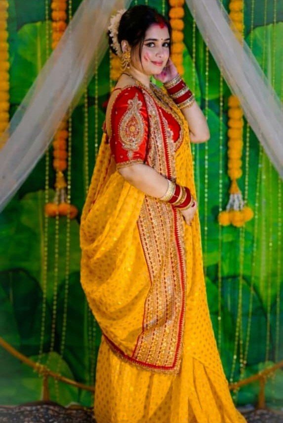 Traditional  Bridal Red Khadi Handcrafted Designer Saree with Gold Buti & Heavy Traditional Border for Ethnic Wear online India